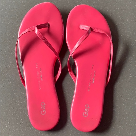 GAP Shoes - Gap Sandals Flip Flops size 7